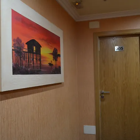 Hhb Confort Hotel Pontevedra