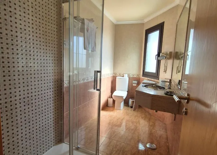 Hhb Confort Szálloda Pontevedra