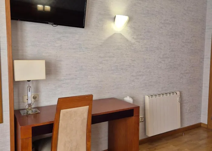 Hhb Confort Szálloda Pontevedra