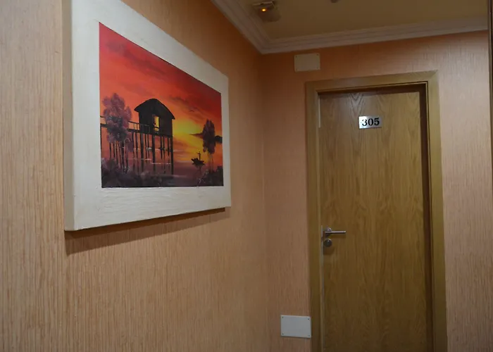 Hhb Confort Szálloda Pontevedra