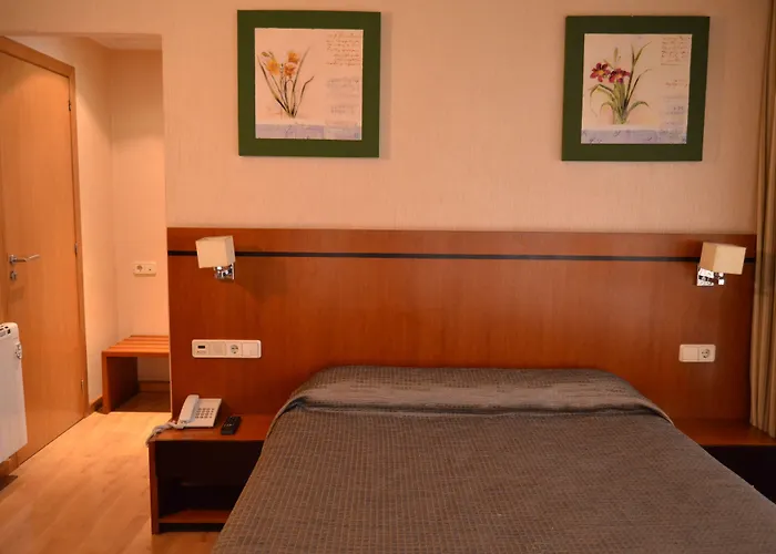 Hhb Confort Szálloda Pontevedra