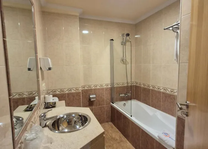 Hhb Confort Hotel Pontevedra